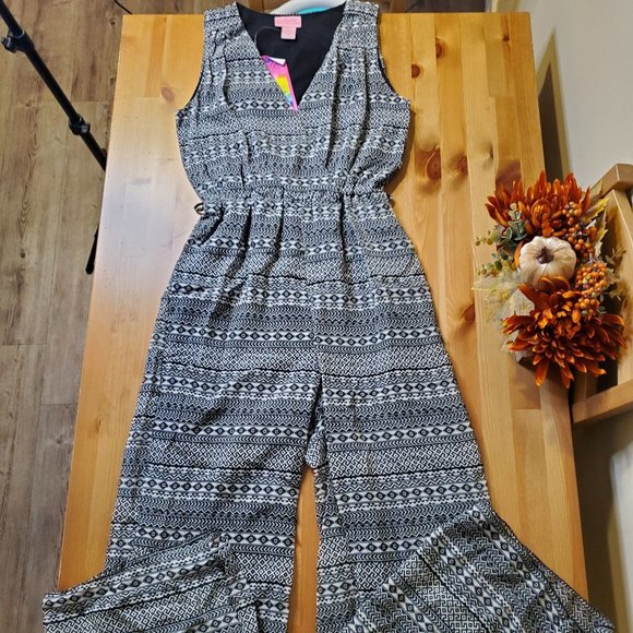 She's Cool Pants - She's Cool- Women's Jumpsuit Aztec Boho Print Black/ White Size M